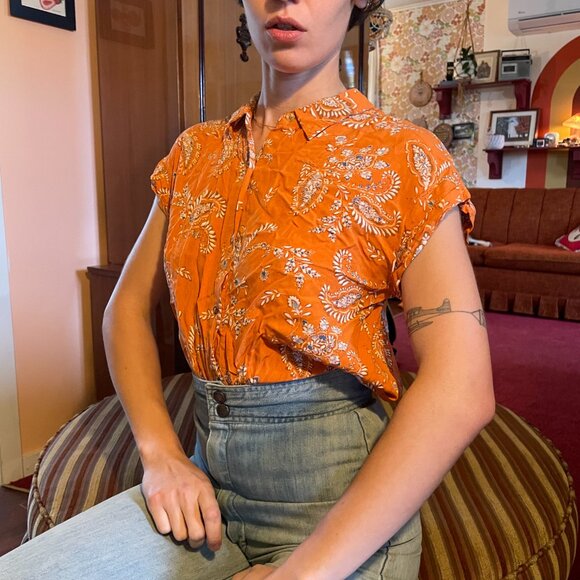 SOFT Orange floral print button up shirt with half sleeves! - Picture 4 of 13